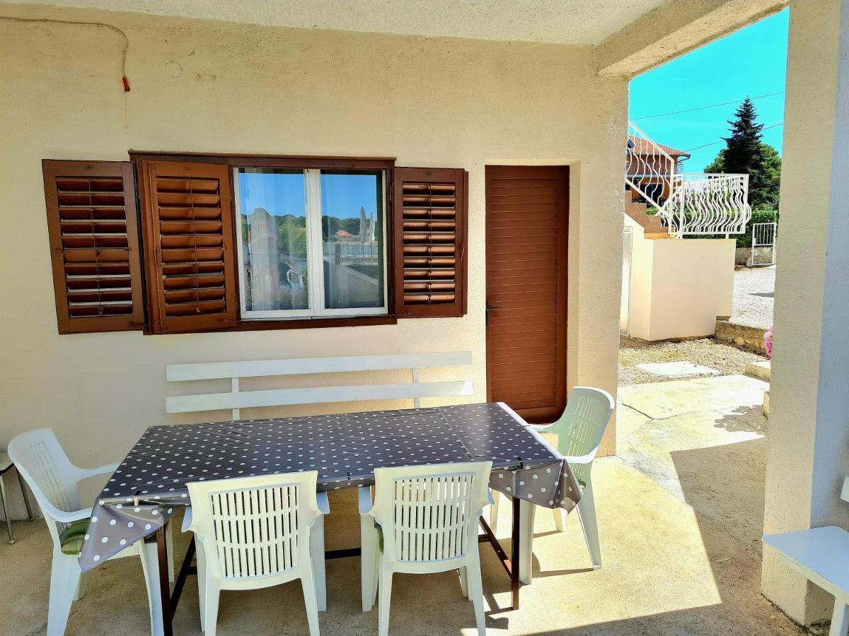 Apartment Ivana โบรดาริตซา ภายนอก รูปภาพ