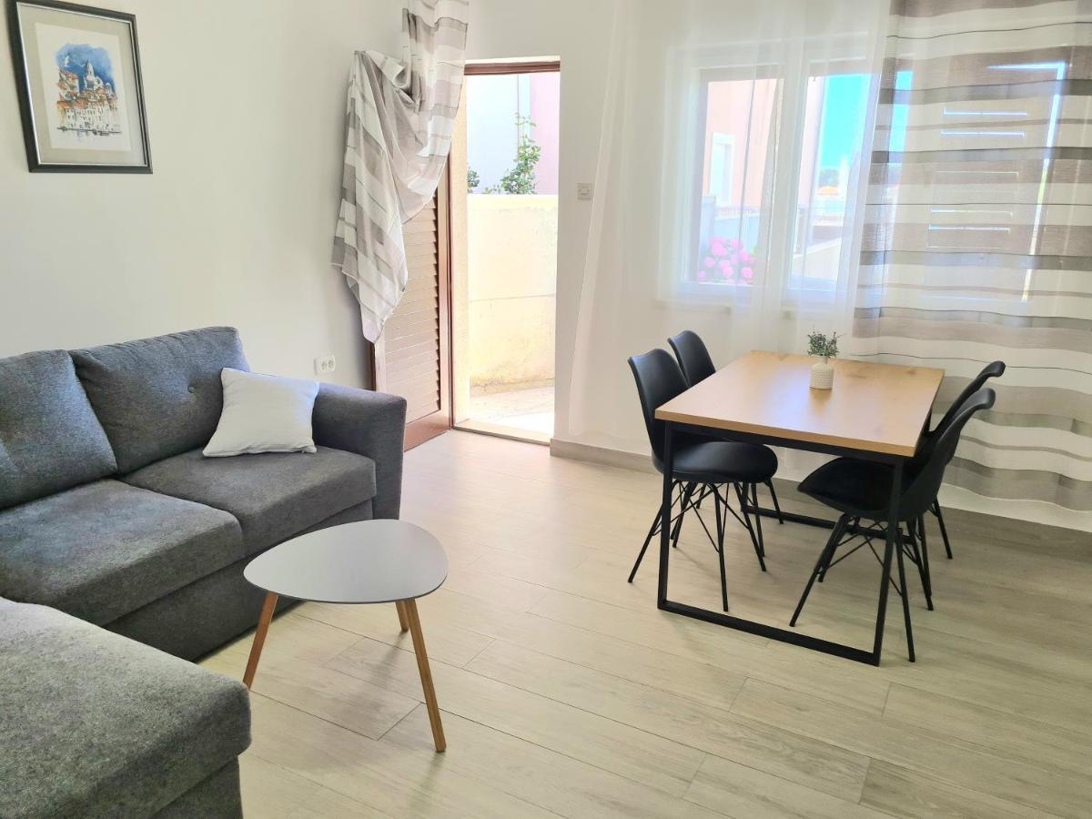 Apartment Ivana โบรดาริตซา ภายนอก รูปภาพ